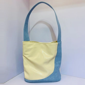 Кошелек из искусственной мягкой кожи, дизайнерские роскошные сумки для женщин, новинка 2023 года, модная женская простая маленькая сумка-мешок через плечо, сумка подмышками.