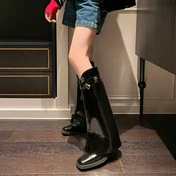 Съемные брюки, Ботинки, Лаконичная женская обувь на высоком массивном каблуке с металлическим декором, Однотонные брендовые дизайнерские ботинки, Удобные пинетки с квадратным носком.
